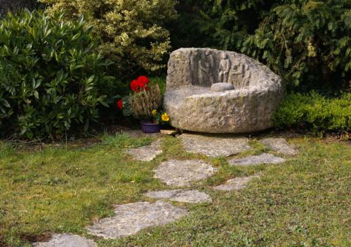 Jardin du souvenir en pierre pour cimetière