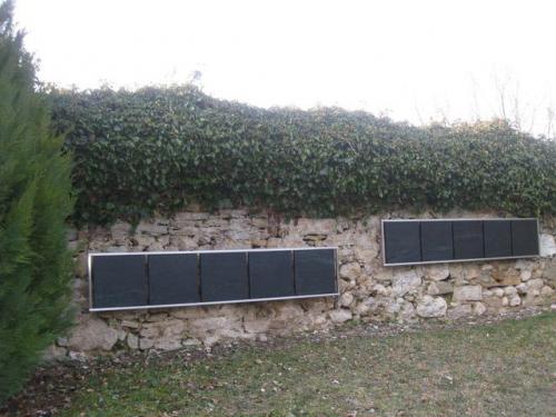 Columbarium avec plaques murales en Serpentine - Cimetière de Mathod