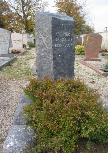 monument funéraire dans colonne en basalt